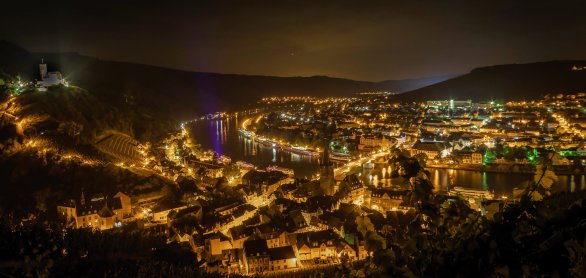 Bernkastel-Kues bei Nacht © Evaldas - stock.adobe.com