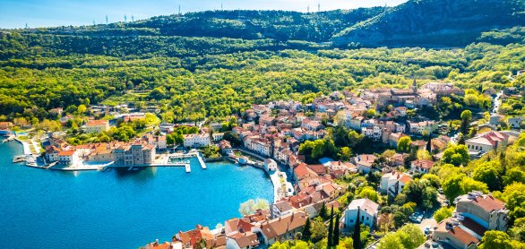 Blick auf Bakar  &copy; xbrchx - stock.adobe.com